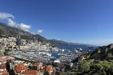 Hrabě chce po Francii miliardové odškodnění za ztrátu monackého trůnu