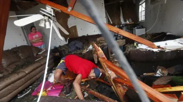 Obyvatel zříceného domu v Panama City hledá pohřešované domácí mazlíčky