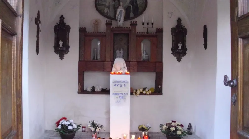 Kaplička v Kololeči