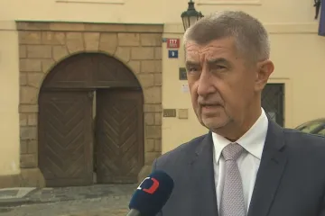 Babiš hrozí prezidentovu kancléři odvoláním. Podle Mynáře to může udělat jedině Zeman