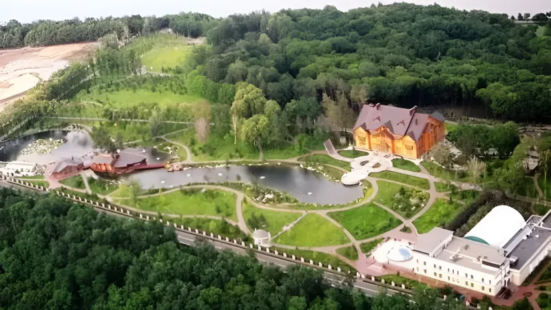 Letecký pohled na rezidenci Mežyhirja