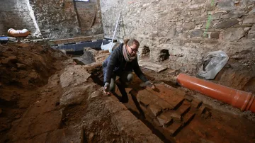 Archeoložky objevily v Rymicích pozůstatky historického jezuitského pivovaru