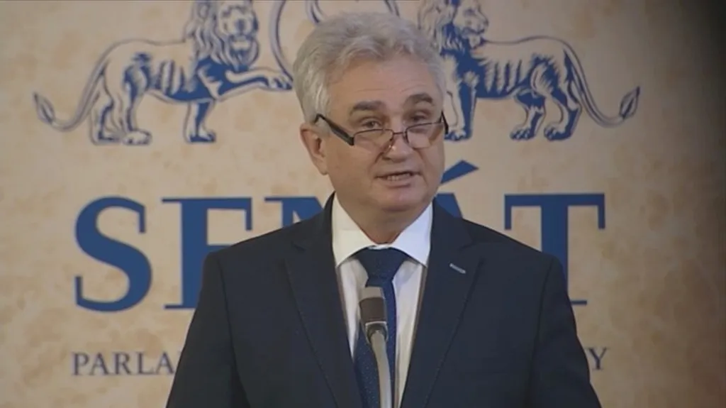 Milan Štěch během projevu ke Dni památky obětí holocaustu