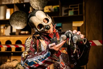 Přes sto dětí bylo podle pověsti naposledy viděno s Krysařem. Možná skončily tragicky, možná na Moravě