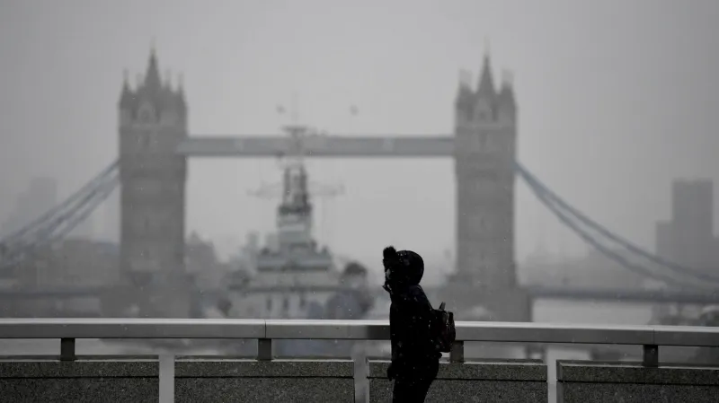 Sníh pokryl také britský Londýn