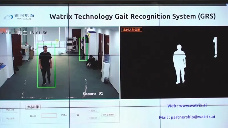 Sledovací systém rozezná lidi podle chůze a tělesných proporcí