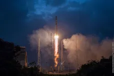 Internet i v nejodlehlejších místech. Raketa Sojuz odstartovala s prvními satelity pro plánovanou síť