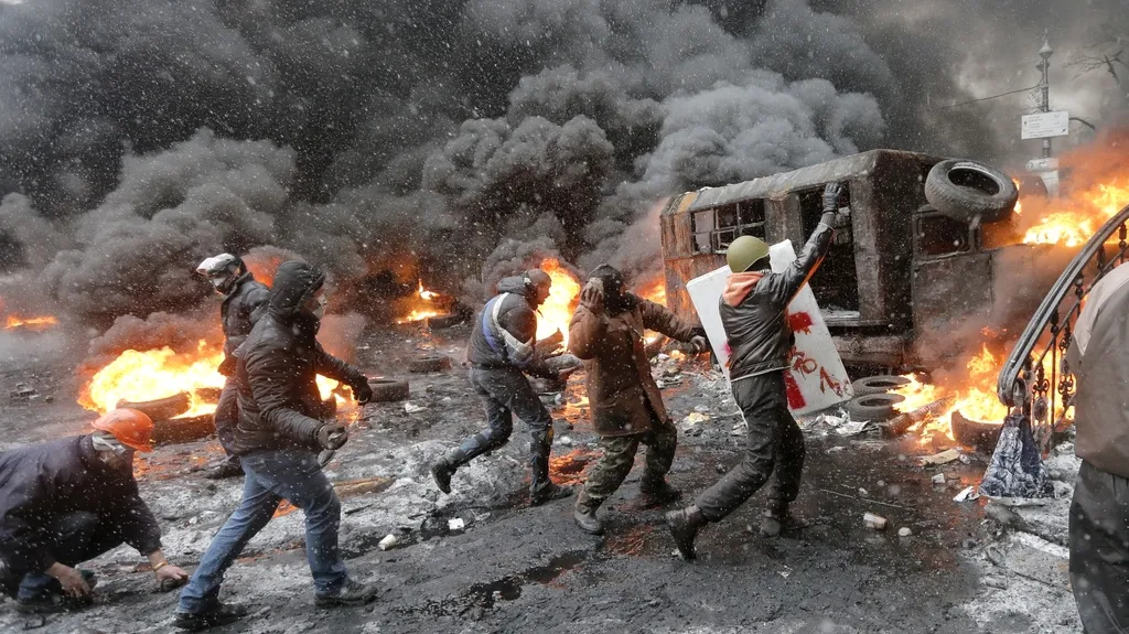 Radikální odpůrci vlády v ulicích Kyjeva