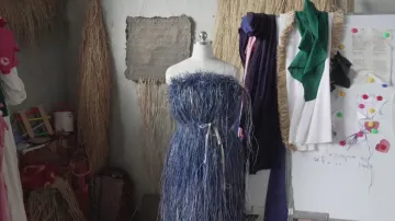 V Nigérii splétají trendy s tradiční lýkovou výrobou