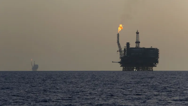 Ropná plošina u Libye