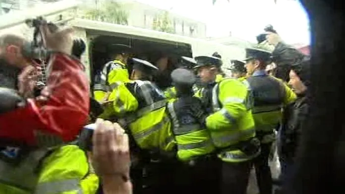 Zatýkání dublinských demonstrantů