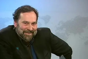 Lukrativní zakázka pro Johna: Čtyři miliony za dopravní kampaň