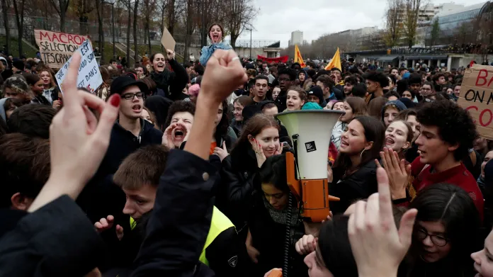 Protesty studentů v Paříži