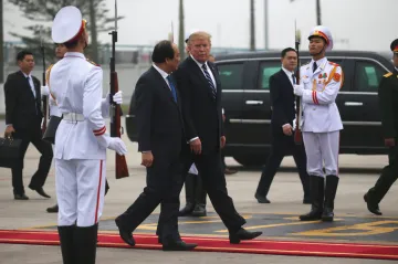 Trump a Kim se nakonec nedohodli na ničem. Obě strany se obviňují z nereálných požadavků 