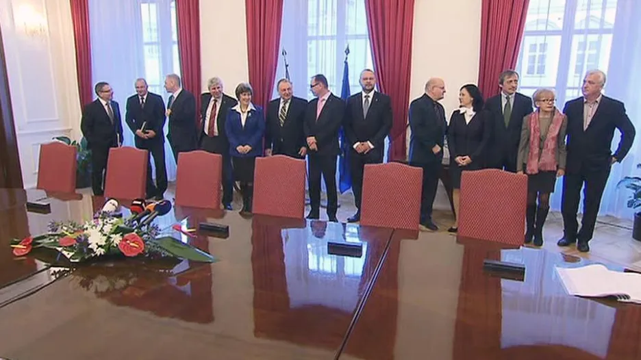 Zástupci ČSSD, lidovců a ANO před podpisem koaliční smlouvy