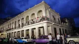 Běžní Kubánci sledovali módní show jen z povzdálí