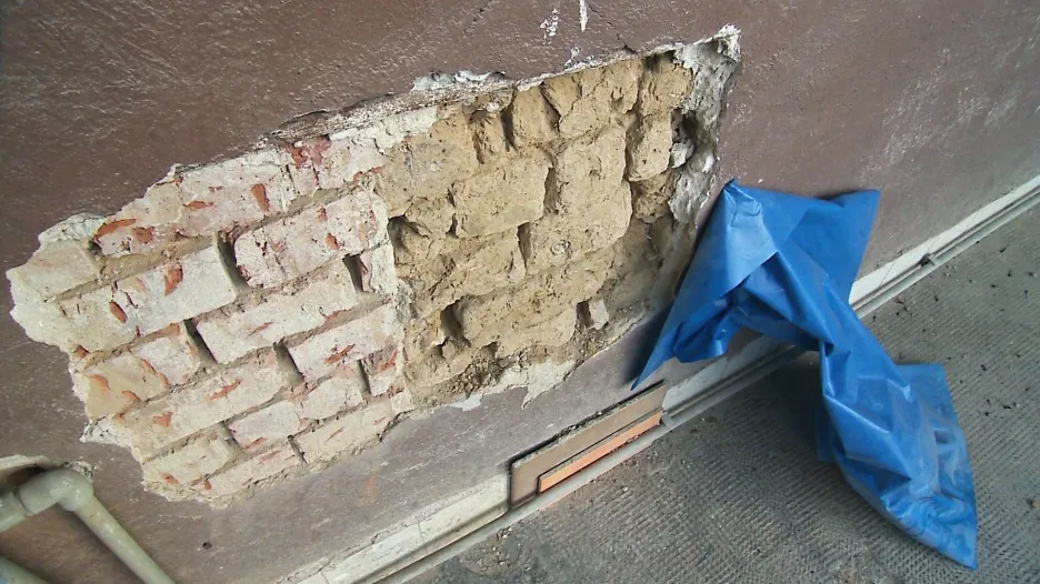 Nepálené cihly nesou tíhu celé budovy