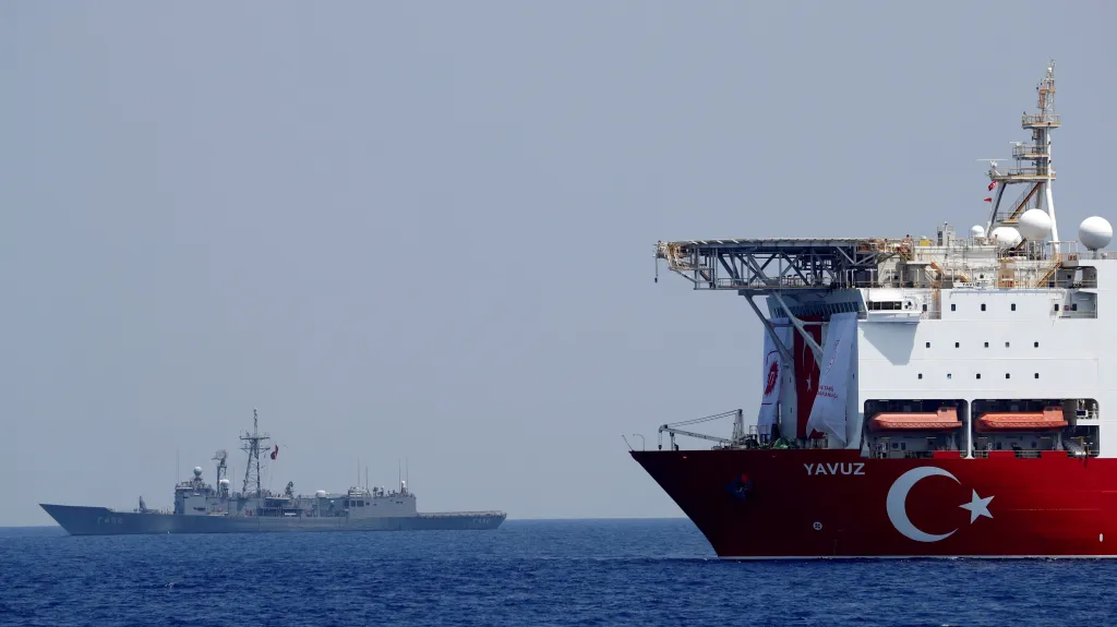 Turecká těžařská loď Yavuz