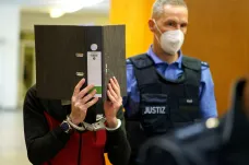 Německý soud potrestal příslušníka Islámského státu doživotím. Žízní umučil jezídskou dívku