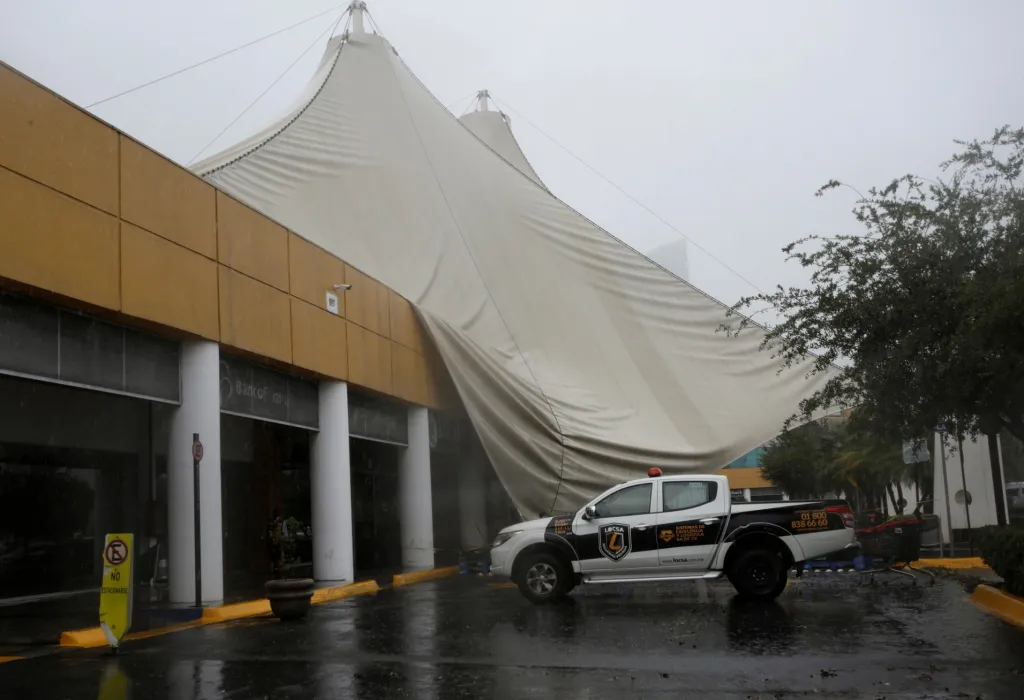 Hurikán Hanna zasáhl Texas a část Mexika