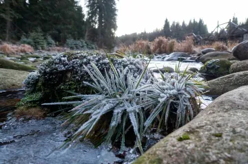 V Česku od středy hrozí záplavy, silný vítr i ledovka