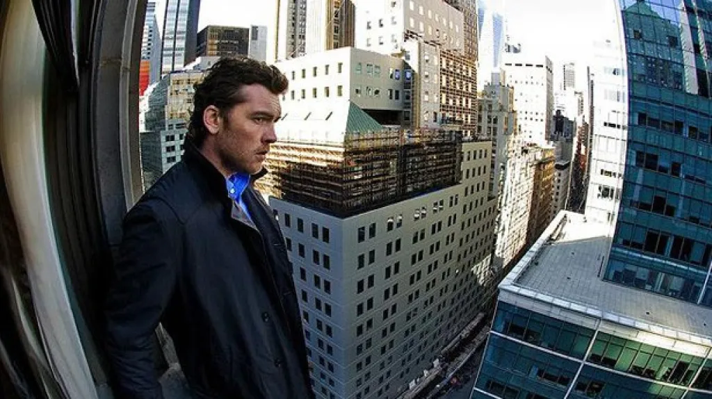 Muž na hraně / Sam Worthington