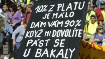 Transparent proti snižování platů