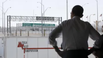 Barack Obama na americko-mexické hranici v El Pasu