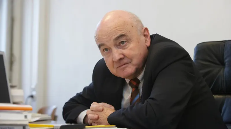 Děkan plzeňských práv Květoslav Růžička