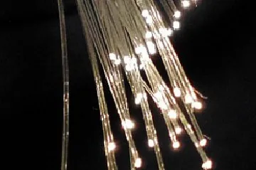 Jak zrychlit internet? Zpomalme světlo