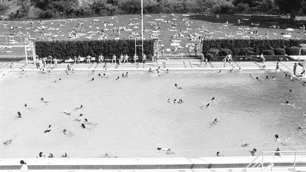 Plavecký stadion Podolí