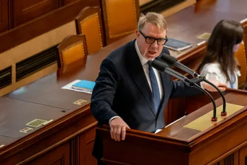 Poslanci v prvním čtení podpořili růst rodičovského příspěvku