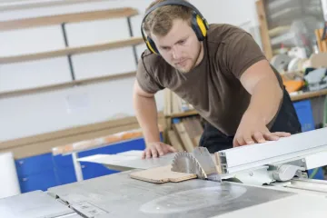 Senát chce v rámci paušální daně zvýšit příjmy krajů a obcí