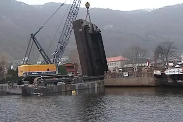 Labe vydalo první části potopené lodi