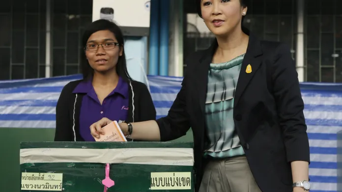 Thajská premiérka Šinavatrová volila mezi prvními