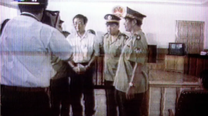 Harry Wu u soudu v roce 1995