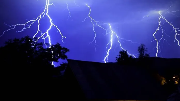 Meteorolog Šrámek: Nejsilnější bouřky budou v neděli na jihozápadě Čech