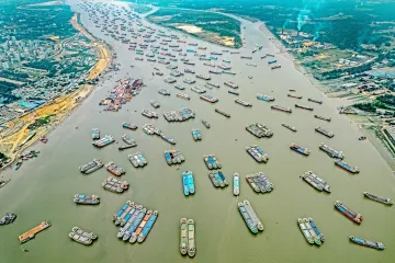 Silný cyklon Mocha udeřil na Bangladéš a Myanmar. Evakuovaly se statisíce lidí, jsou hlášeni mrtví