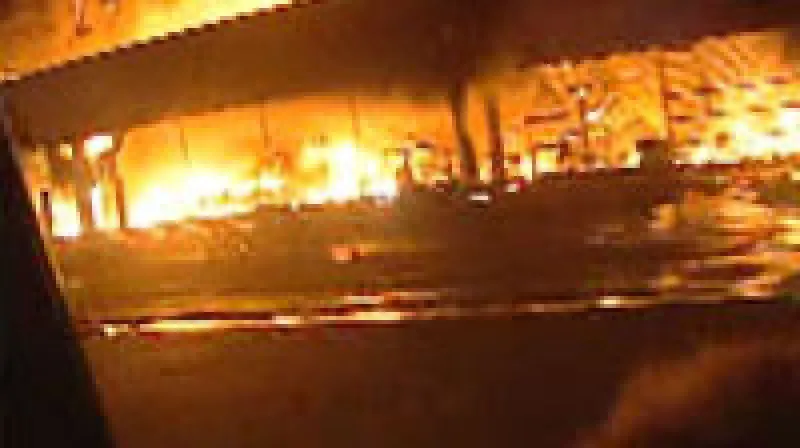 Hořící dům v Paříži