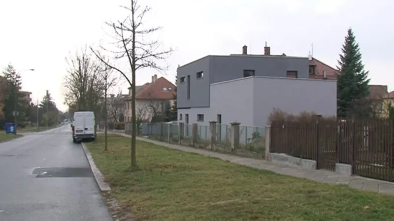 Černá stavba v brněnské čtvrti Husovice