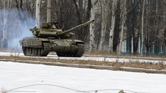 Neoznačený tank na východní Ukrajině