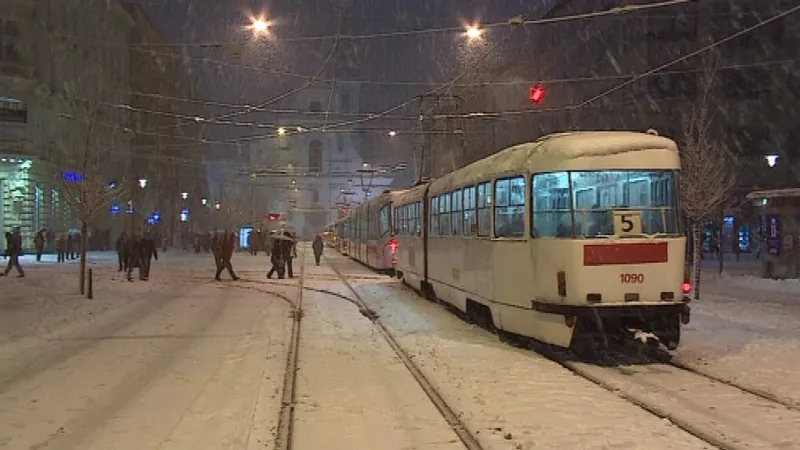 Lidé museli vystoupit a pokračovat pěšky
