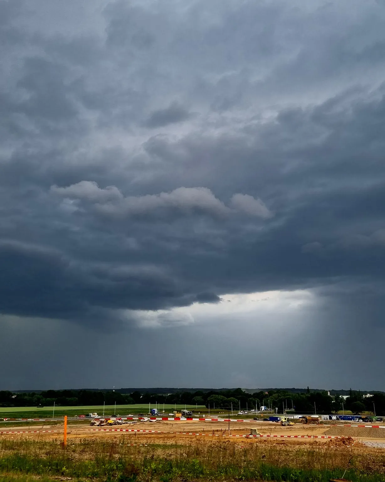 Většinu Česka zasáhnou bouřky, varují meteorologové