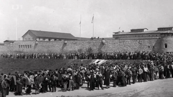 Osvobození koncentračního tábora Mauthausen v květnu 1945