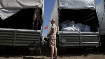 Ruský konvoj čekající před ukrajinskou hranicí