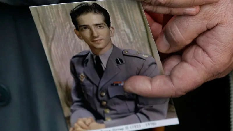 Portrét posledního krále Jugoslávie Petra II. Karadjordjeviče