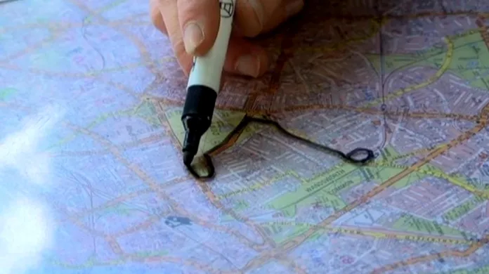 Adepti na řidiče taxi v Londýně tráví roky nad mapou