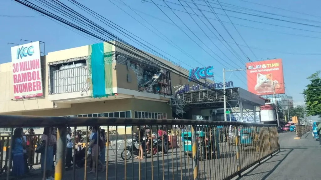 Následky zemětřesení na filipínském ostrově Mindanao