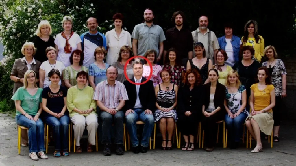 Pedagogický sbor Masarykovy ZŠ, ředitel Skočovský uprostřed