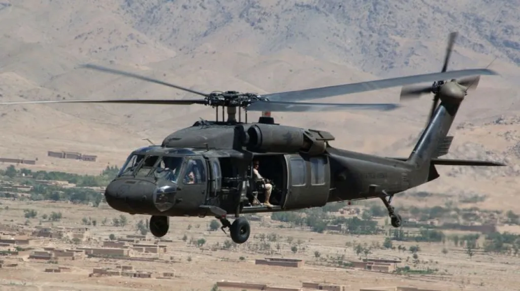 Víceúčelový vrtulník Black Hawk